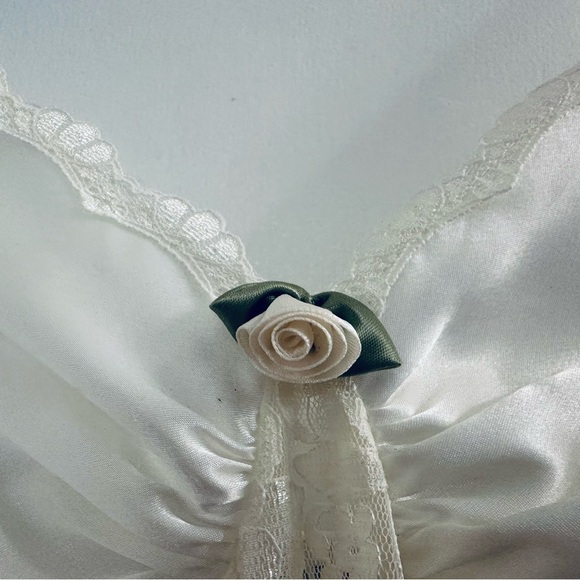 Vintage 1980’s Val Mode Lingerie Ivory White Lace Slip with Rose, Women Size XL - Picture 7 of 15